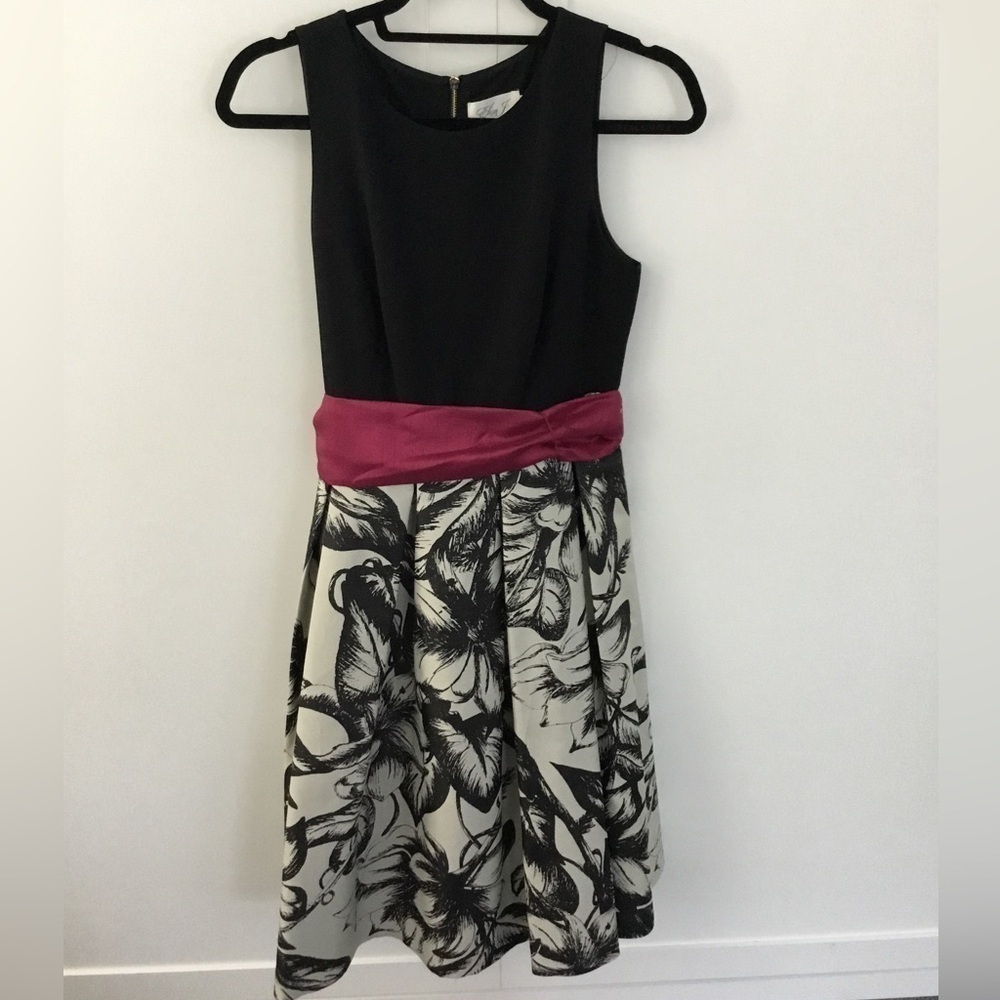 (2) N - Eliza J Dress Half Leaf Print Purple Belt Size 8